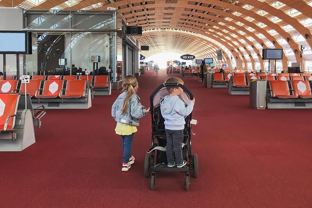Die Kinder am Flughafen Nach der ESTA Genehmigung